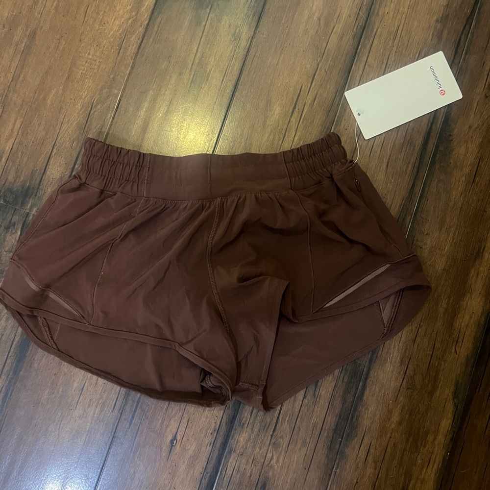 NWT LuluLemon Hotty Hot Shorts 2.5
